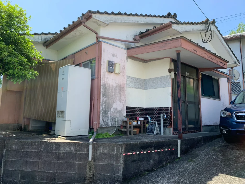 生まれ変わった、おこもり本棚の家 施工写真1