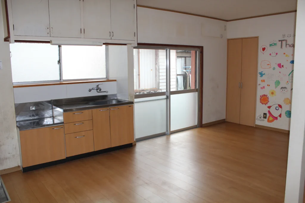 生まれ変わった、おこもり本棚の家 施工写真4