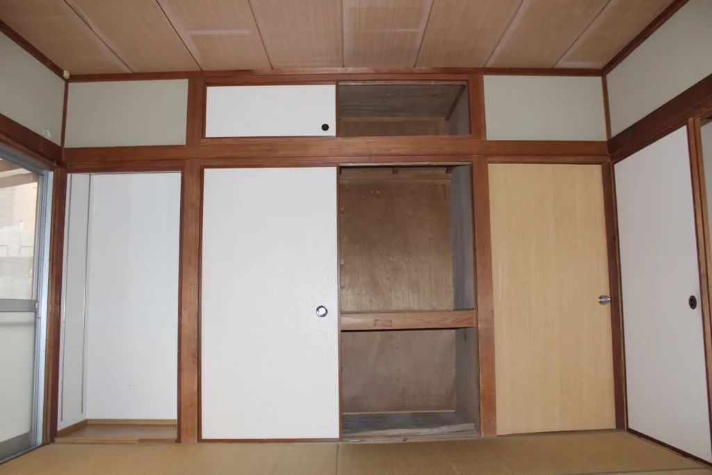 生まれ変わった、おこもり本棚の家 施工写真6